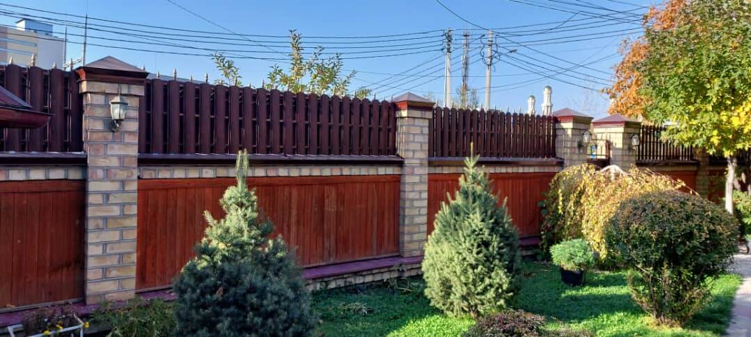 Забор из штакетника 90м Красный Каштан фото1 в Всеволожске