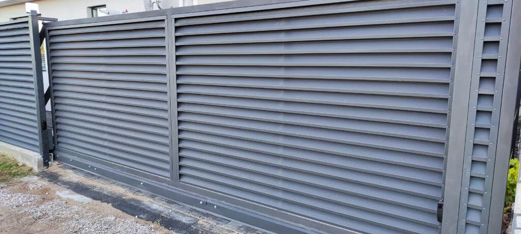 забор с ламелями эко-z ral7024/7024 серый графит двусторонний матте фото7 в Всеволожске