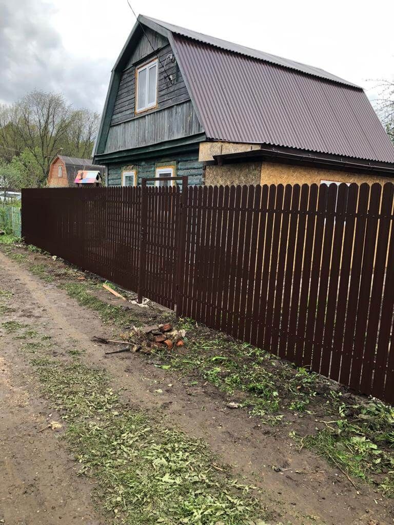 Забор из штакетника ЭКО-М 22м RAL8017/8017 Шоколад двусторонний фото 1 в Всеволожске