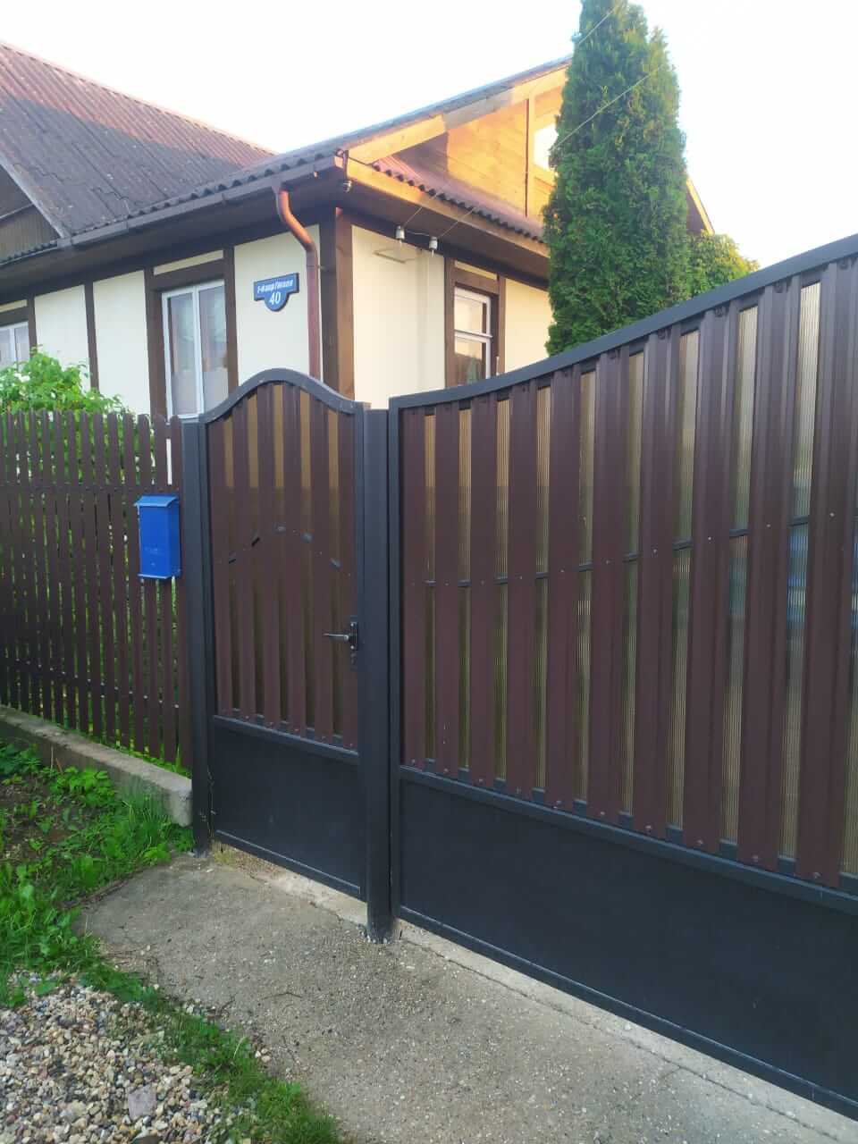 Забор из штакетника ЭКО-М 16м RAL8017 полиэфирная эмаль фото 1 в Всеволожске