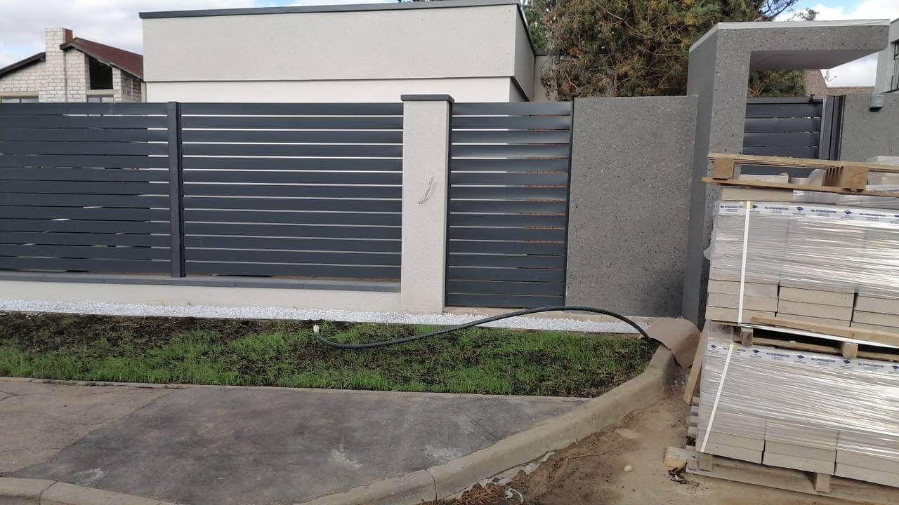 Забор-ранчо из металлопланкена 36м RAL7024 Серый Графит фото 8 в Всеволожске
