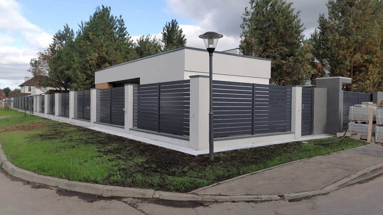 Забор-ранчо из металлопланкена 36м RAL7024 Серый Графит фото 7 в Всеволожске