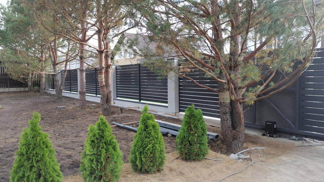 Забор-ранчо из металлопланкена 36м RAL7024 Серый Графит фото 6 в Всеволожске