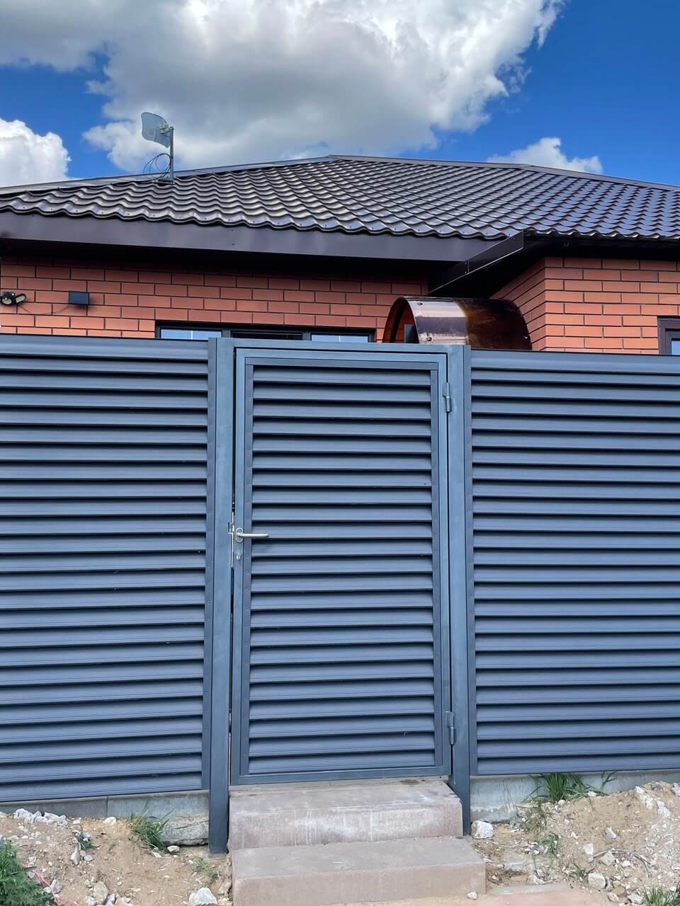 Забор из ламелей еврожалюзи 24м RAL7024 Серый Графит МАТТЕ фото 2 в Всеволожске