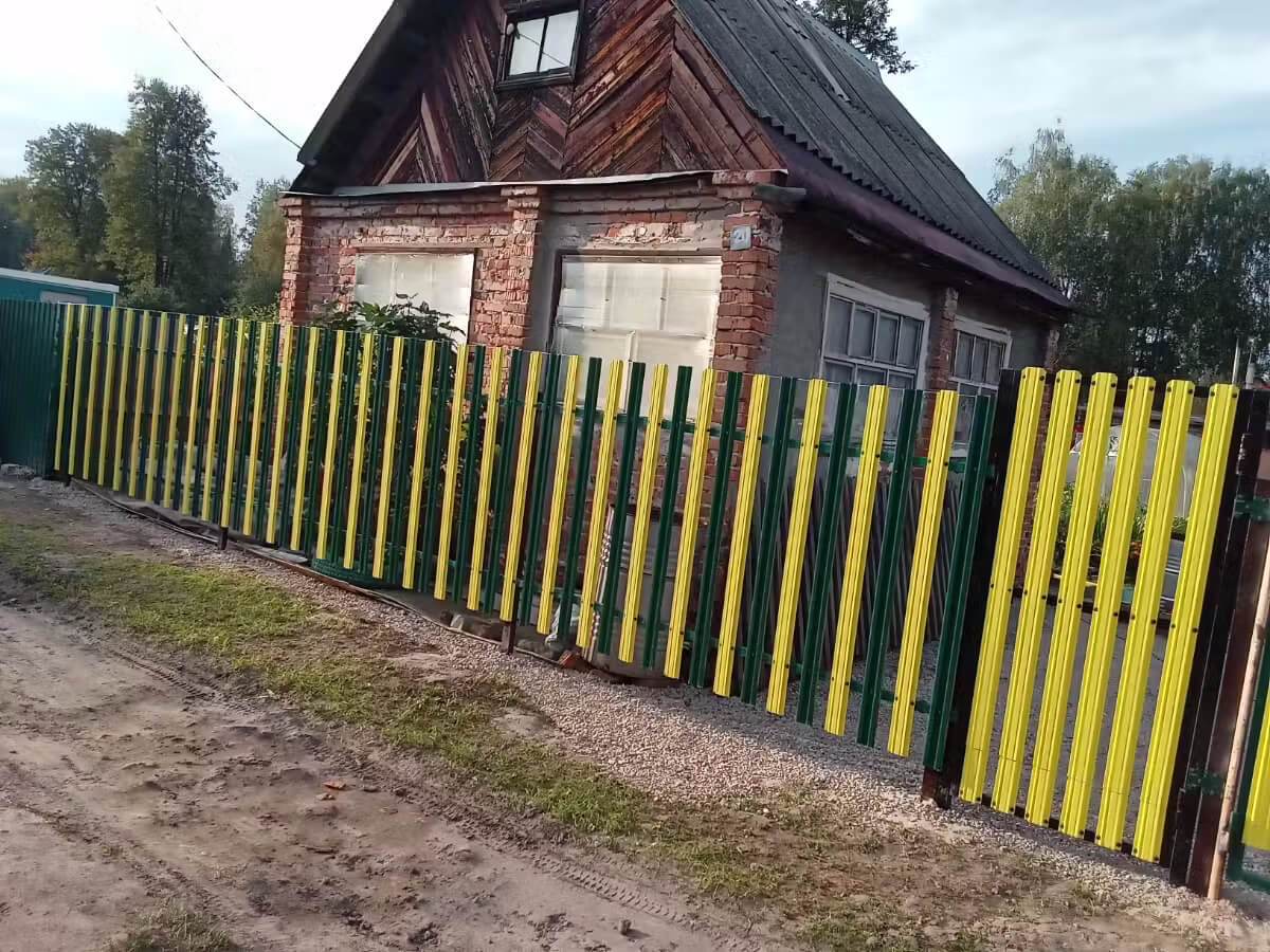 Забор из евроштакетника 13м RAL1018 Желтый фото 1 в Всеволожске