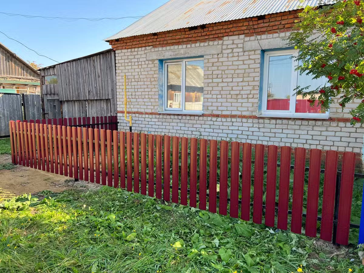 Забор из евроштакетника 9м RAL3005/3005 Красное Вино двусторонний в Всеволожске