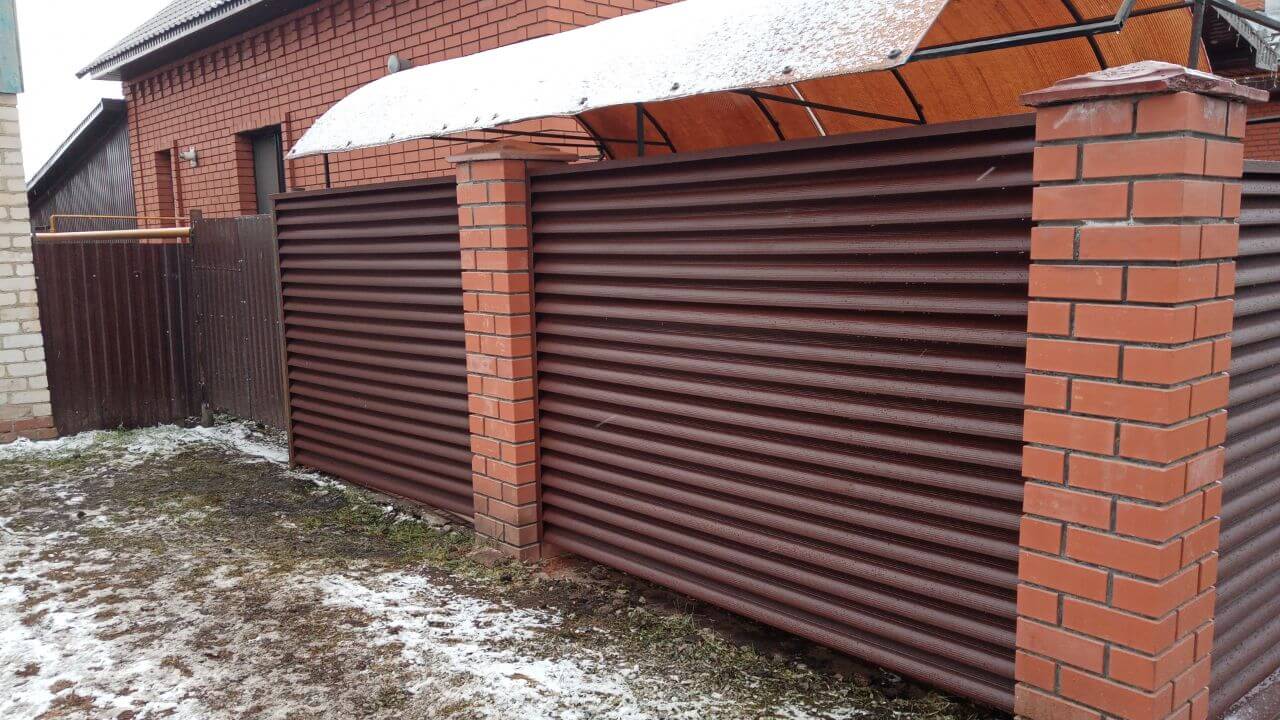 Забор из ламелей еврожалюзи 12м RAL8017/8017 Шоколад двусторонний МАТТЕ фото 4 в Всеволожске