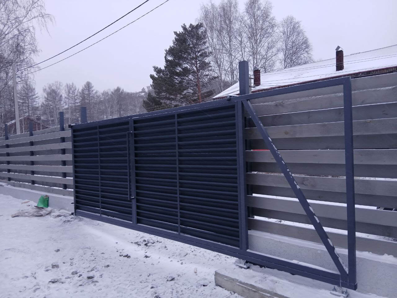 Входная группа из ламелей Хай-Тек RAL7024/7024 Серый Графит двусторонний МАТТЕ фото 4 в Всеволожске