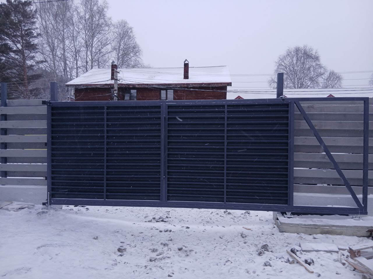 Входная группа из ламелей Хай-Тек RAL7024/7024 Серый Графит двусторонний МАТТЕ фото 17 в Всеволожске