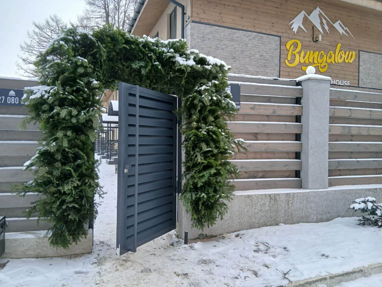 Входная группа из ламелей Хай-Тек RAL7024/7024 Серый Графит двусторонний МАТТЕ фото 15 в Всеволожске
